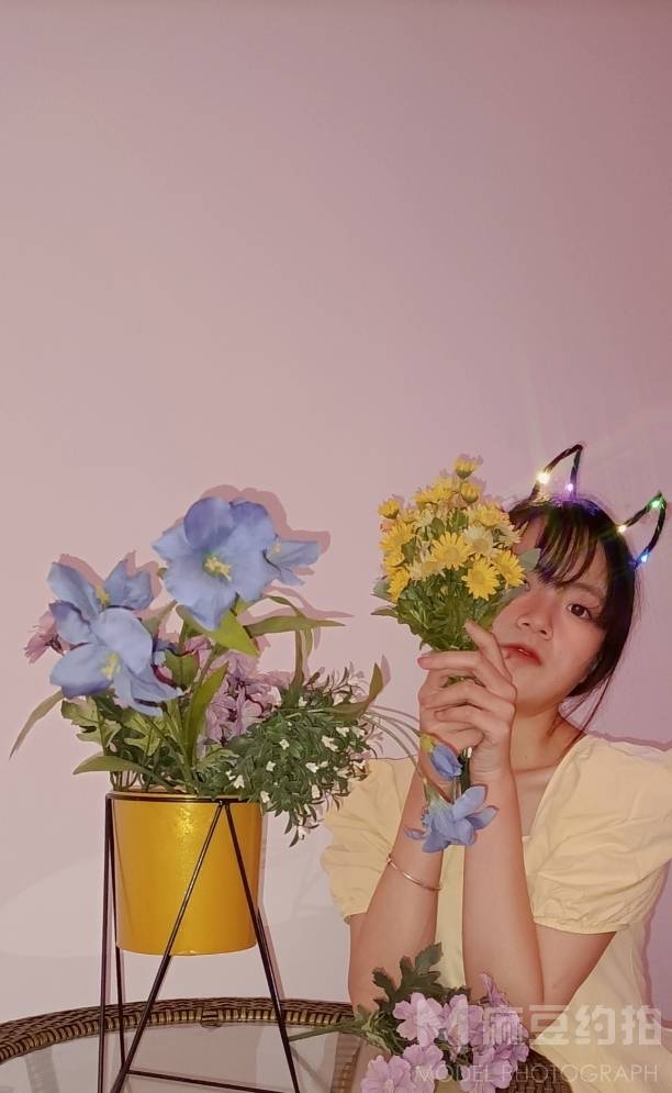 情绪模特