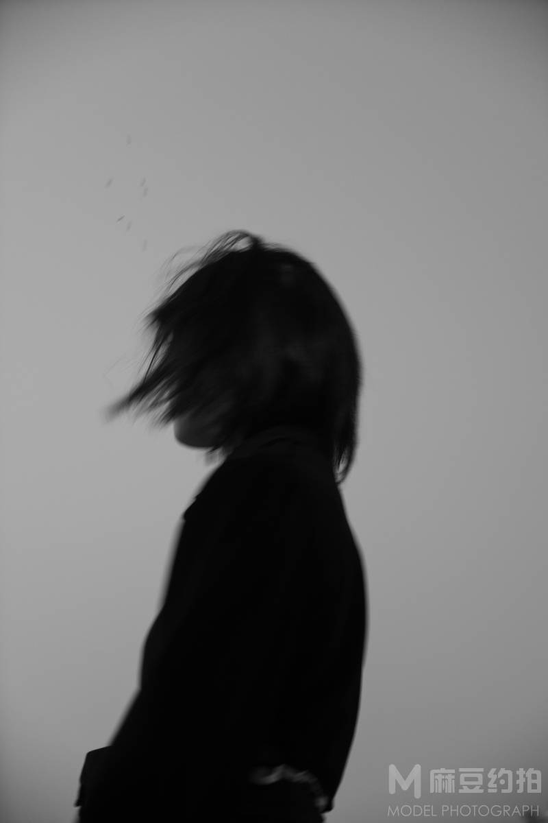 黑白模特