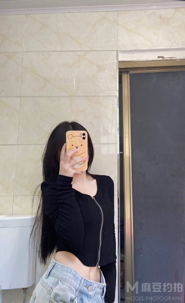 黑白模特