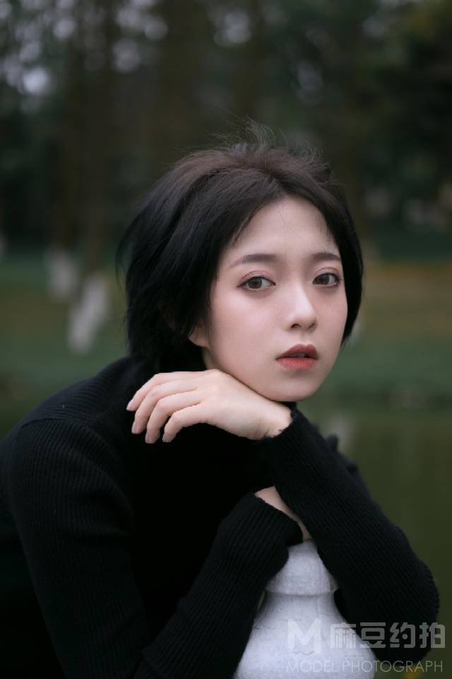 情绪模特