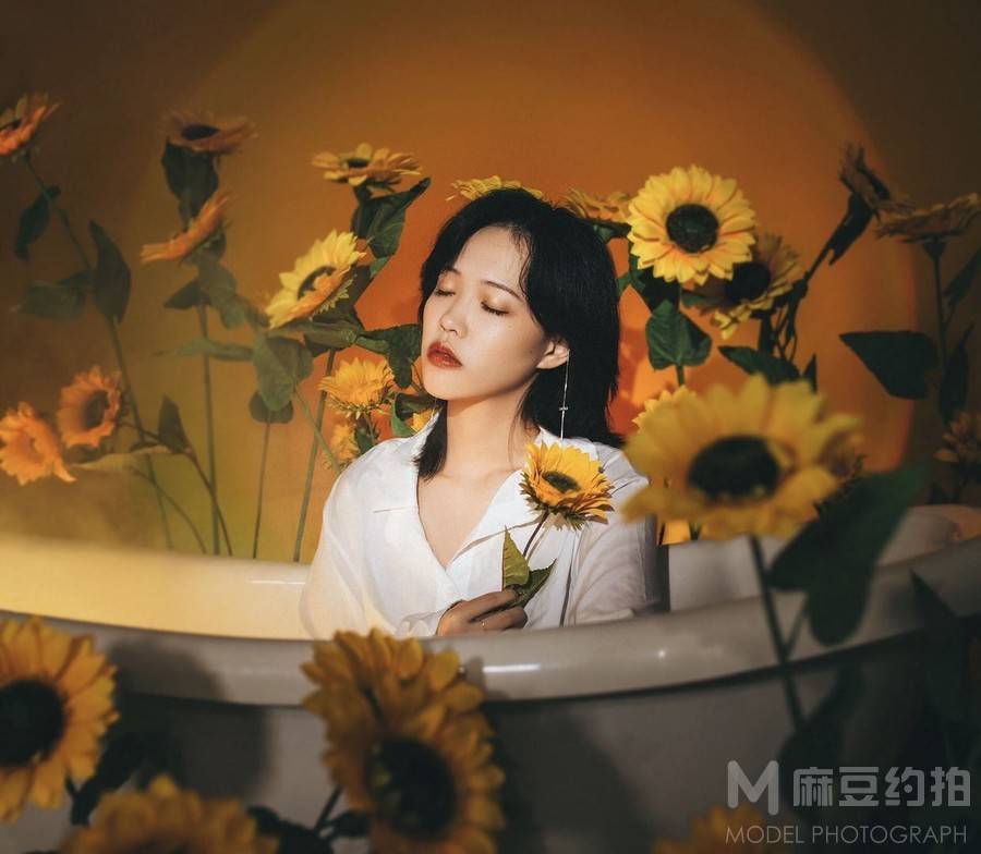 情绪模特