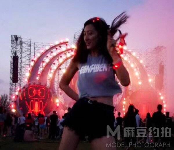 夜景模特