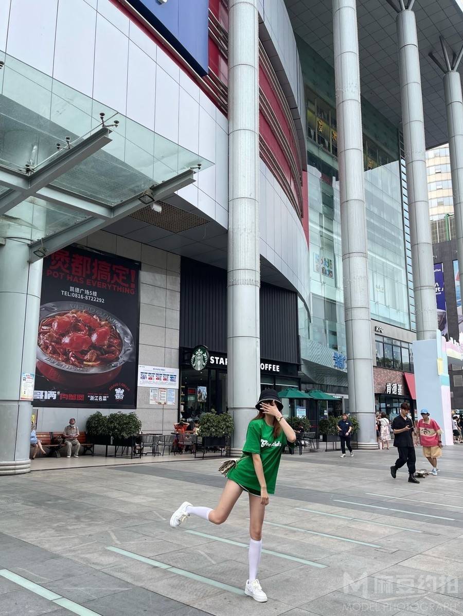 校园模特