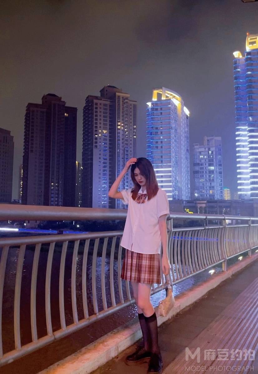 夜景模特