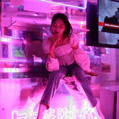 情绪模特