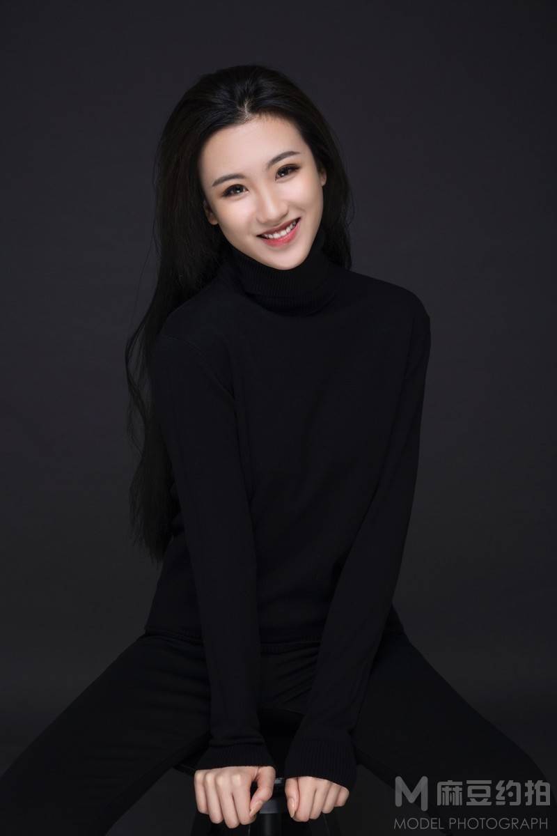黑白模特
