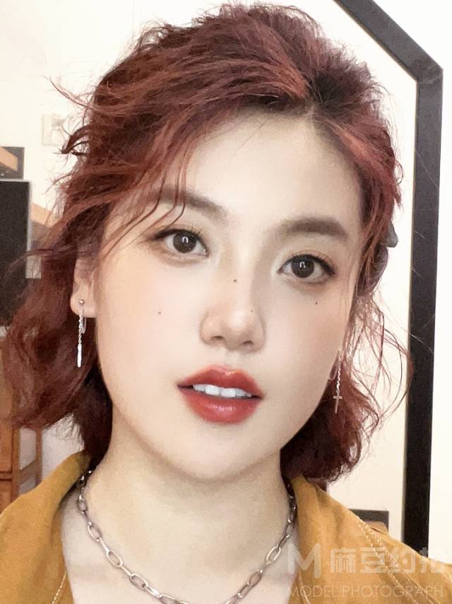 妆容模特