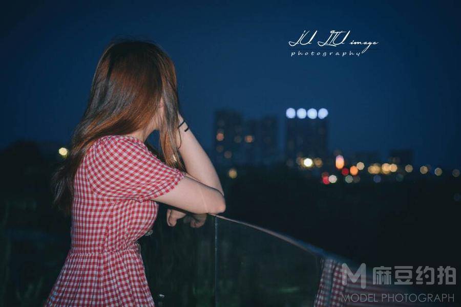 夜景模特