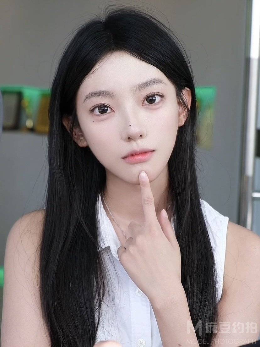 黑白模特