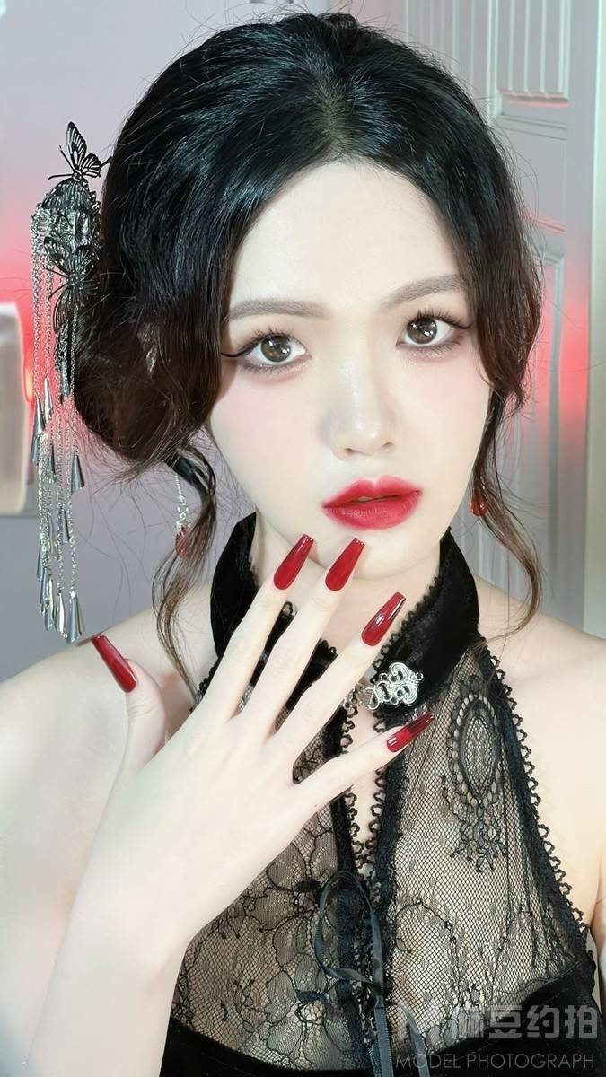 妆容模特