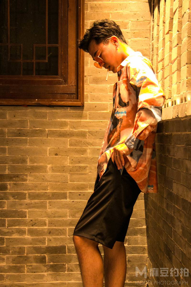 情绪模特
