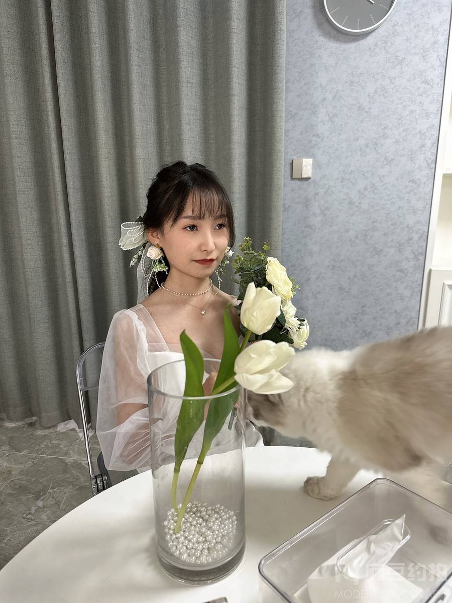 校园模特