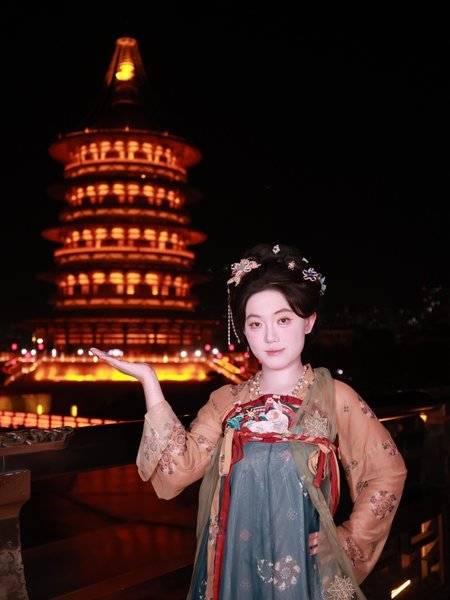汉服模特