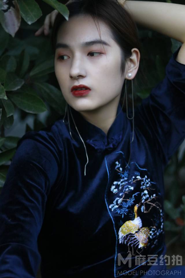 情绪模特