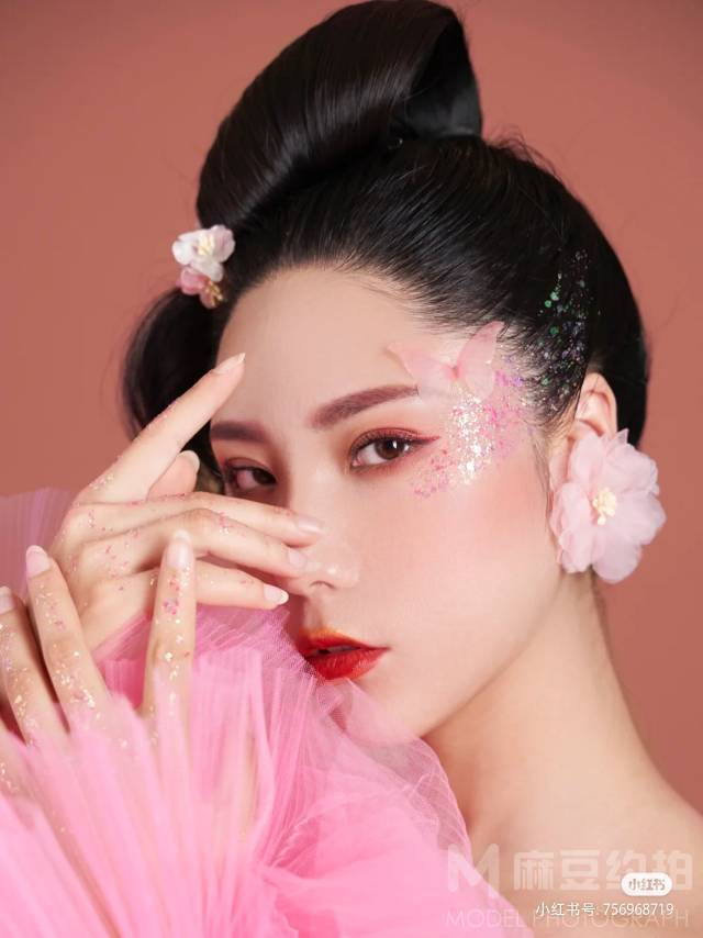 妆容模特