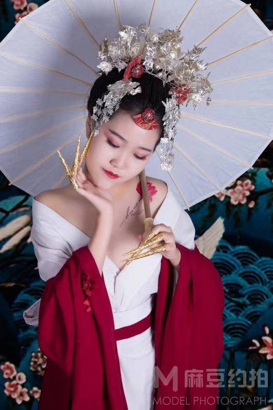 妆容模特