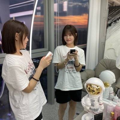 清新模特