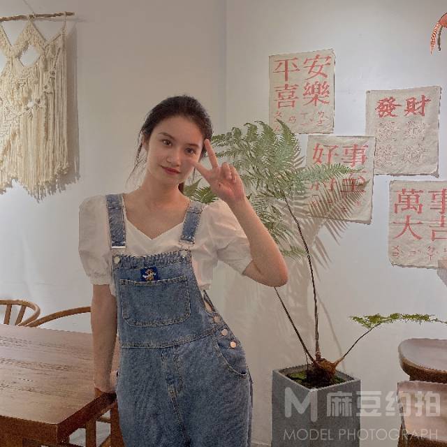 校园模特