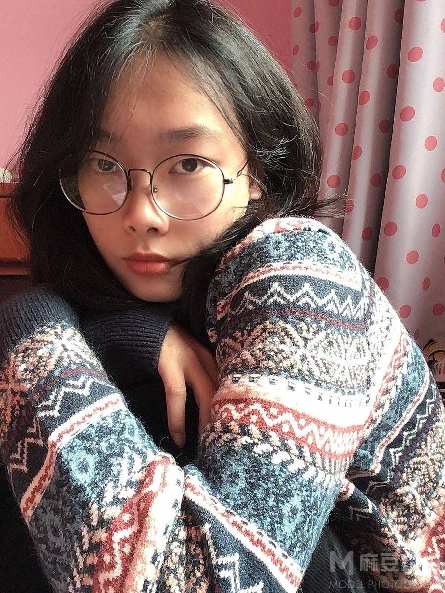 黑白模特