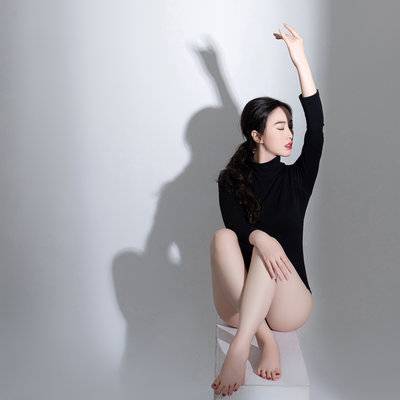 黑白模特