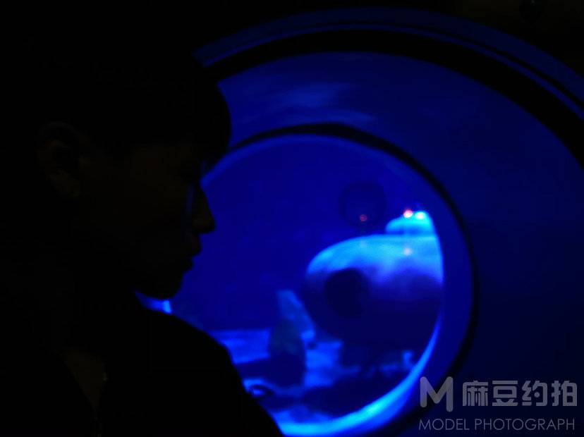 黑白模特