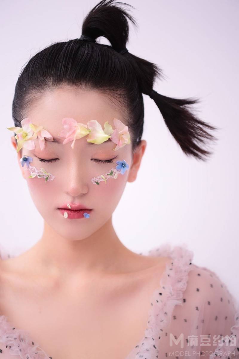 妆容模特