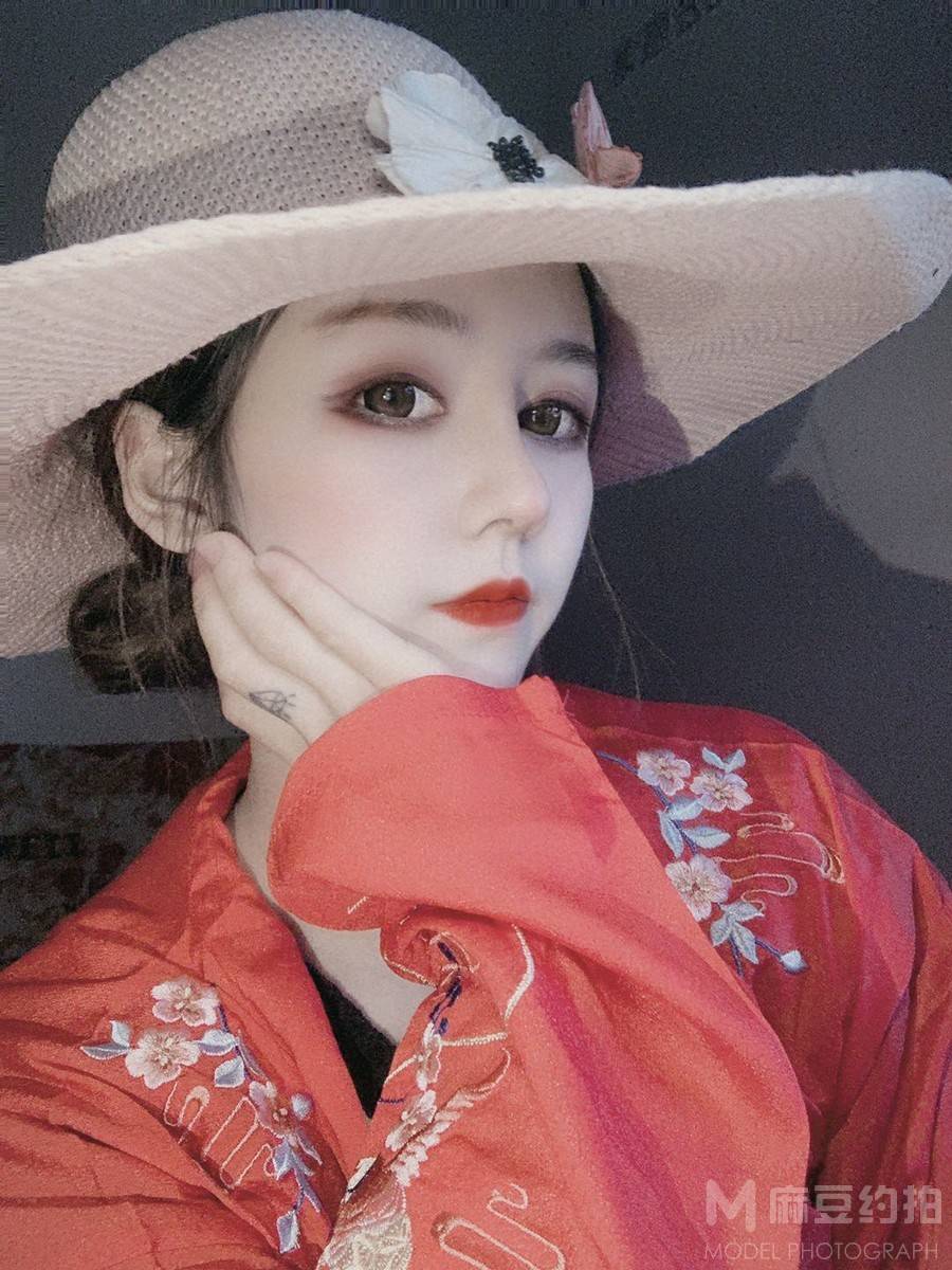 妆容模特