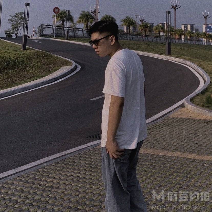 黑白模特
