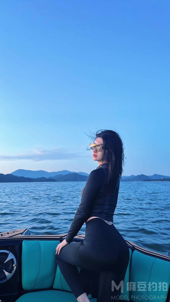 黑白模特