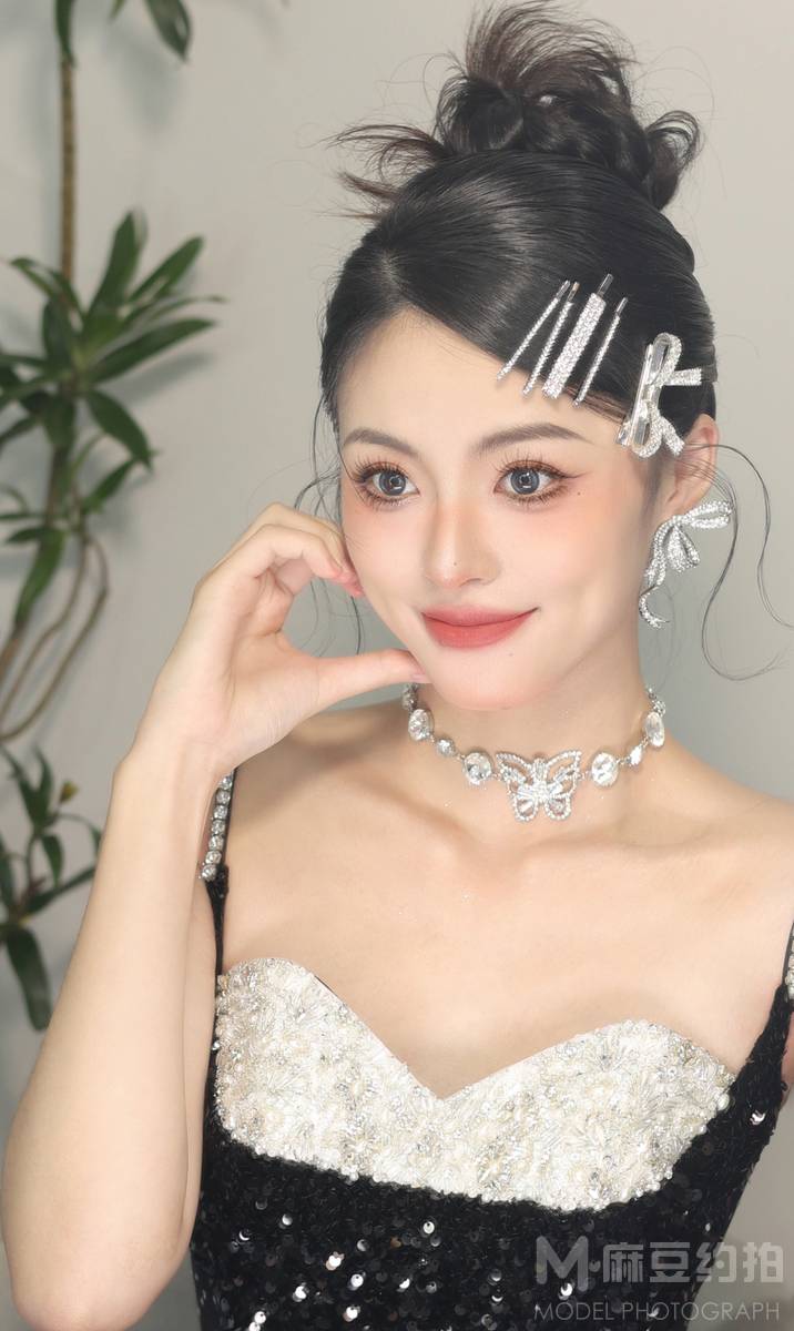 妆容模特