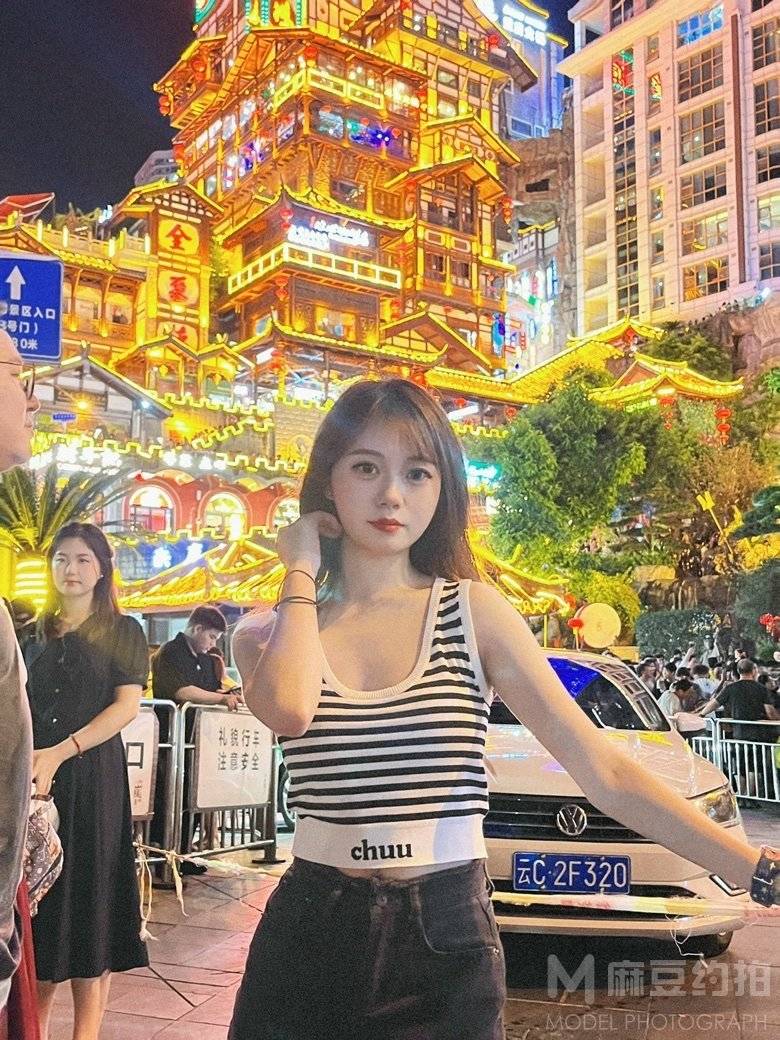 校园模特
