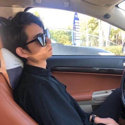 黑白模特