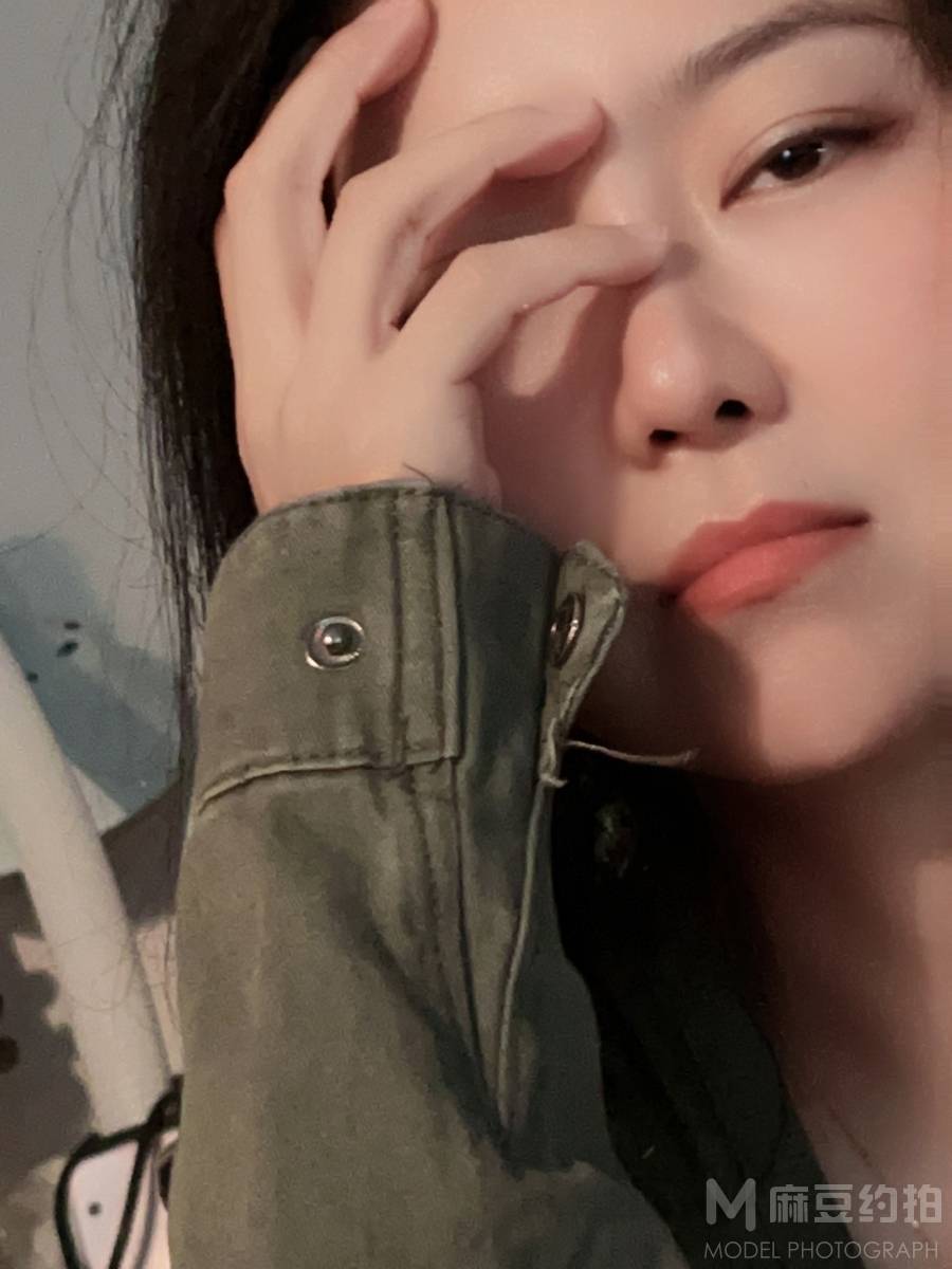 黑白模特