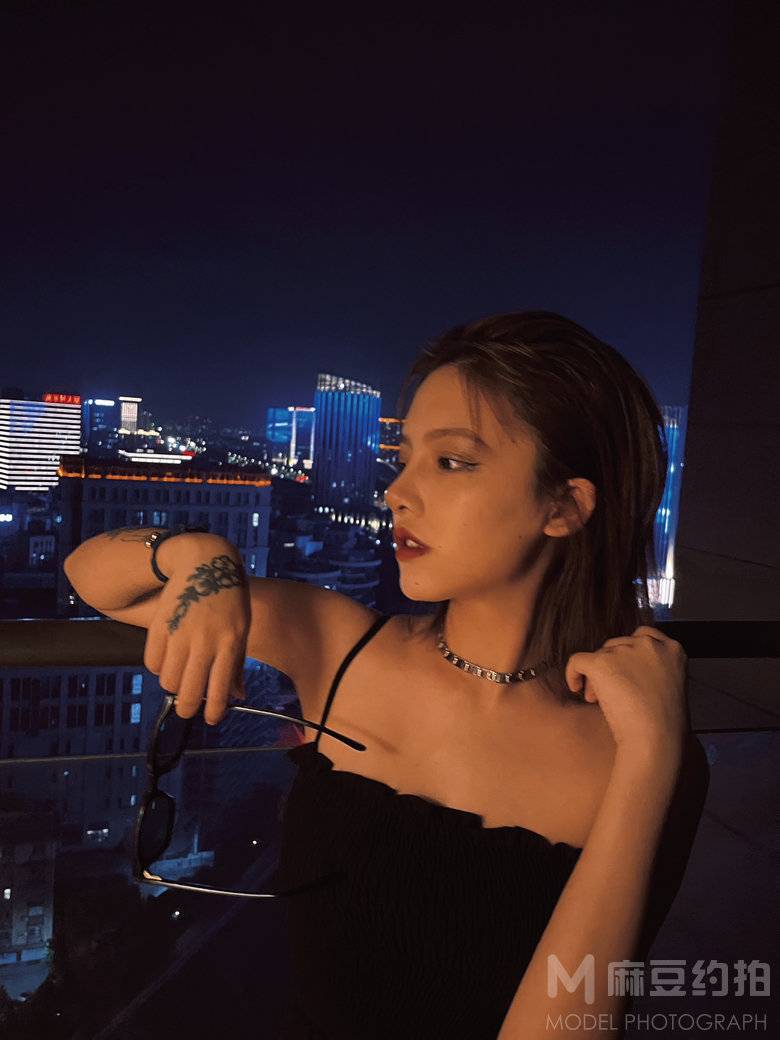 夜景模特