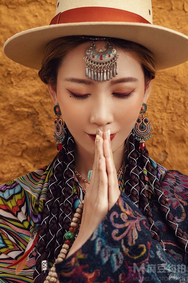 情绪模特