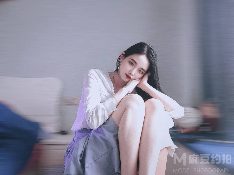 情绪模特