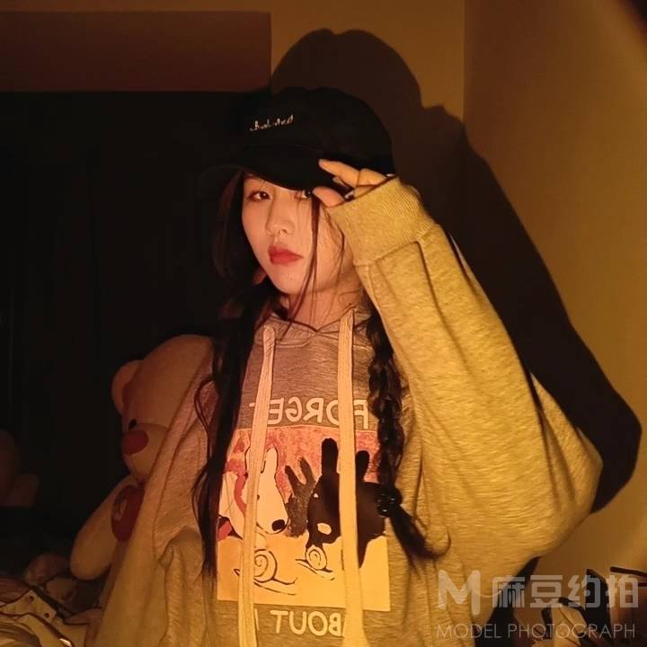 黑白模特