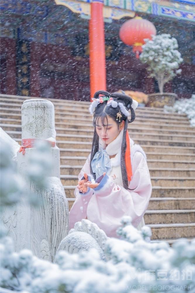 汉服模特