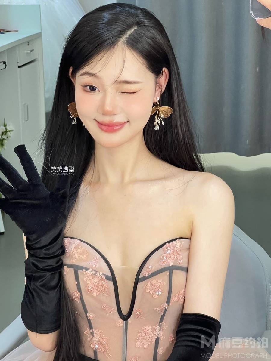 妆容模特