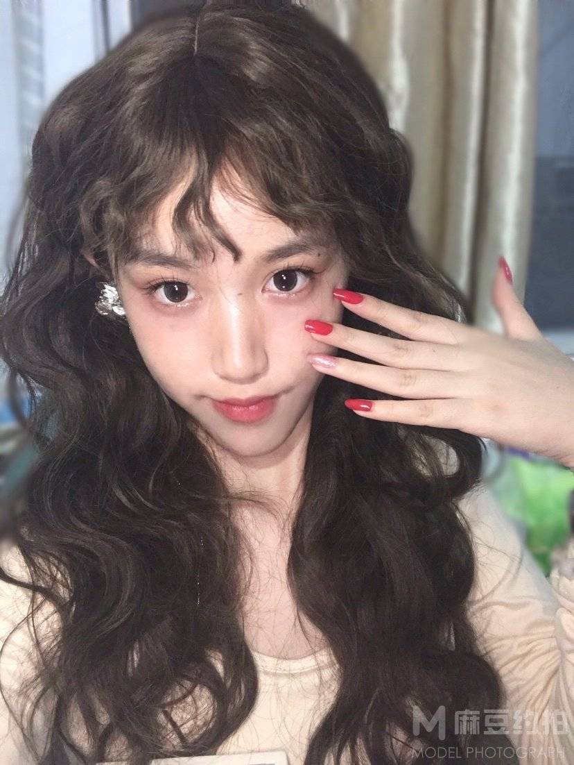 妆容模特