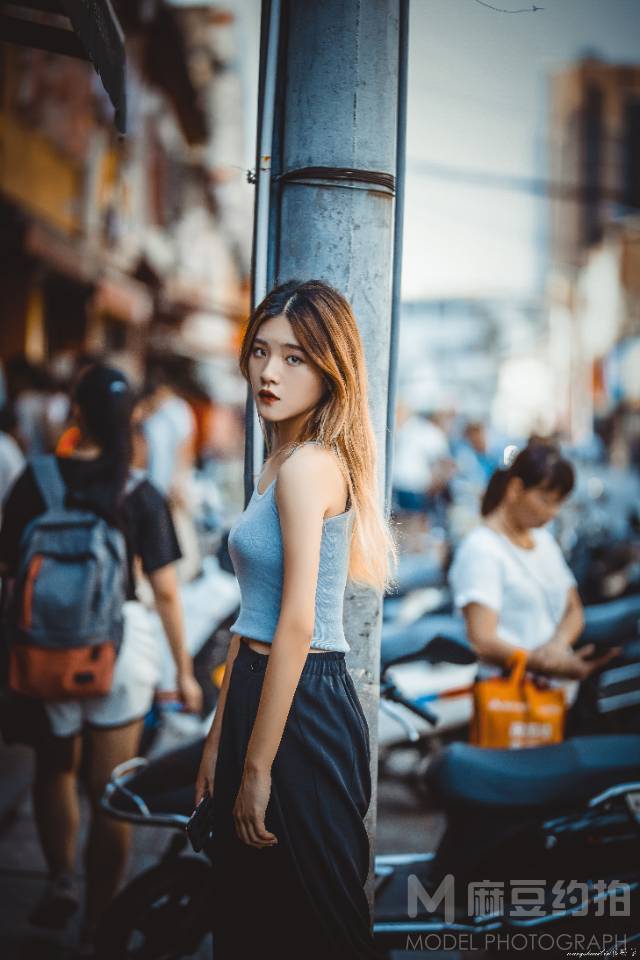 情绪模特