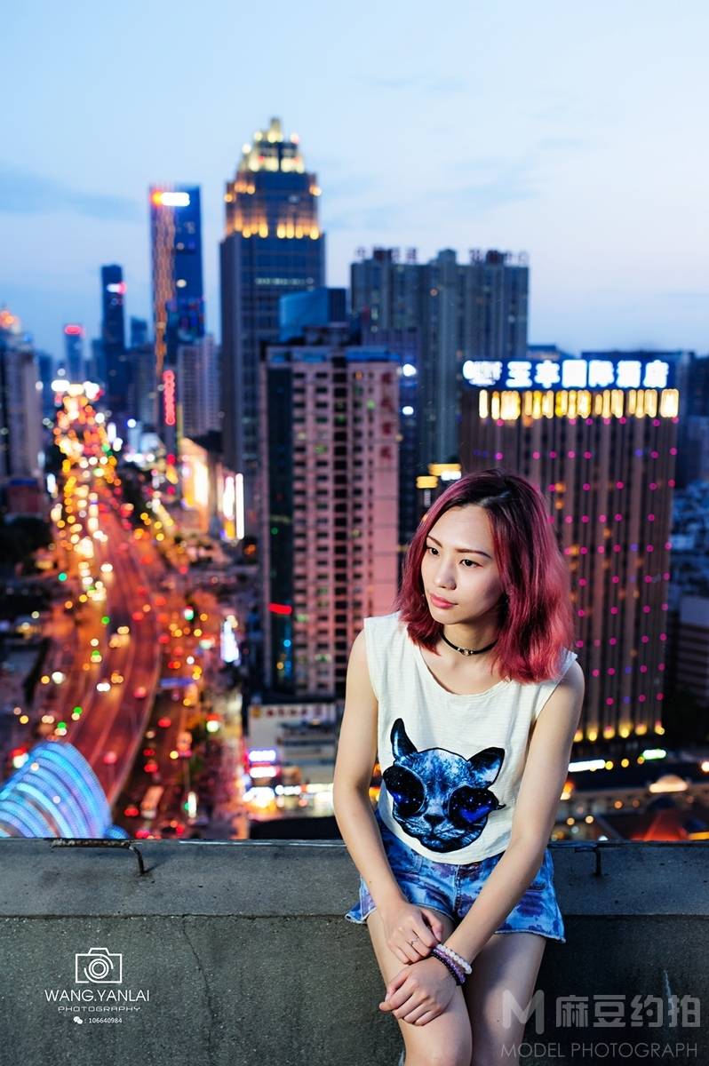 情绪模特