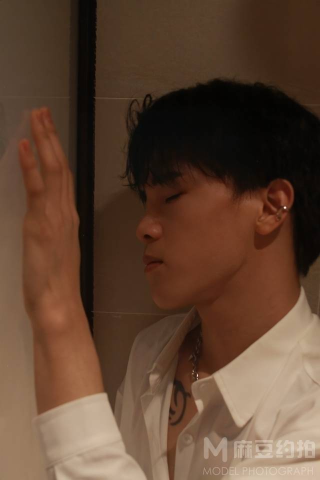 黑白模特