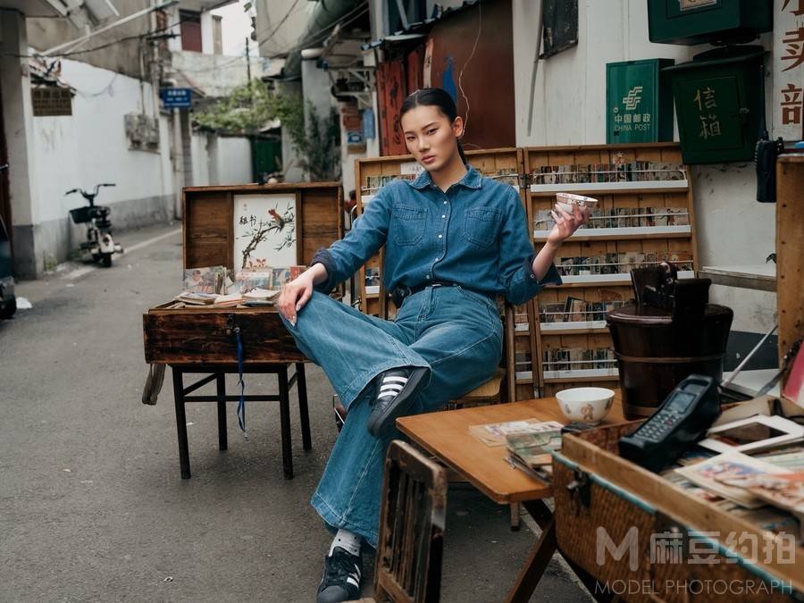 情绪模特