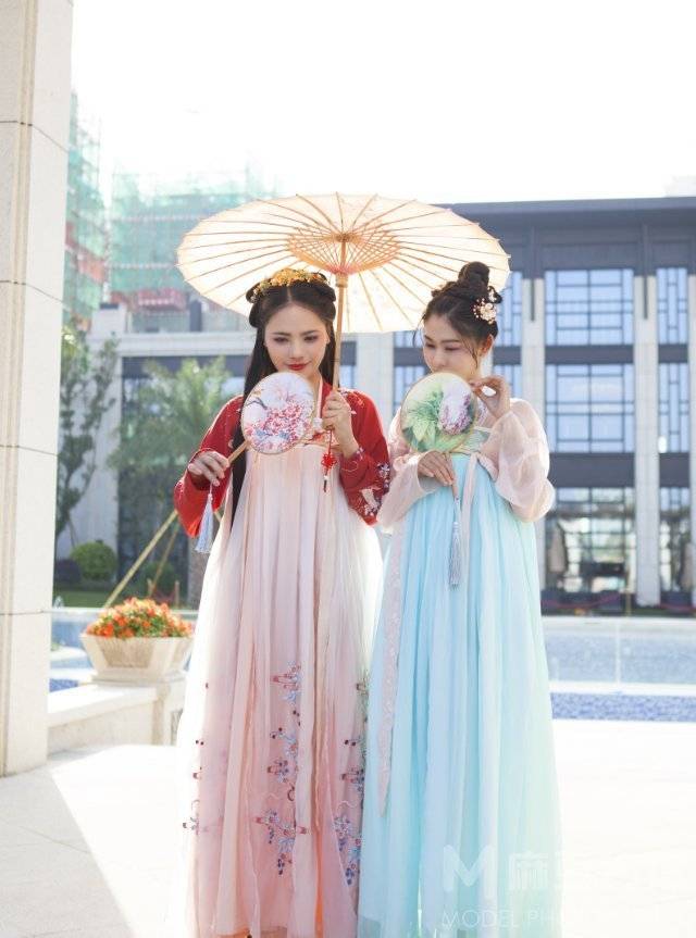 汉服模特