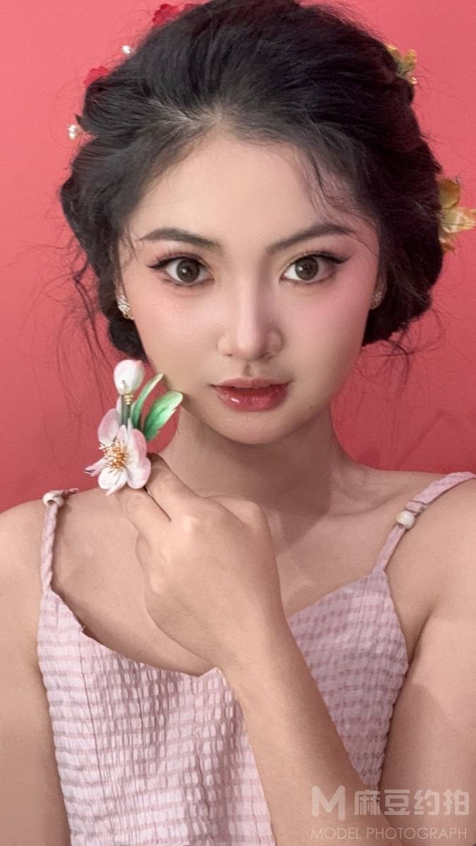妆容模特