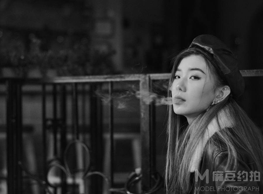 黑白模特