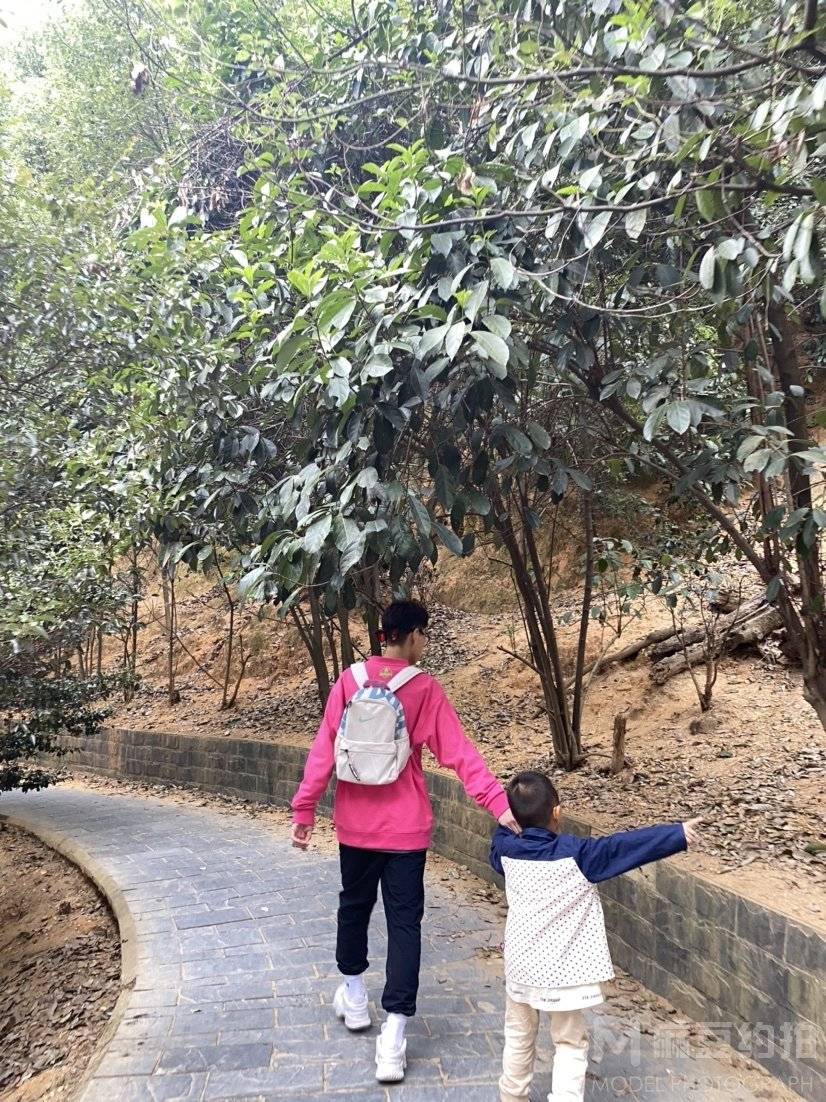 黑白模特