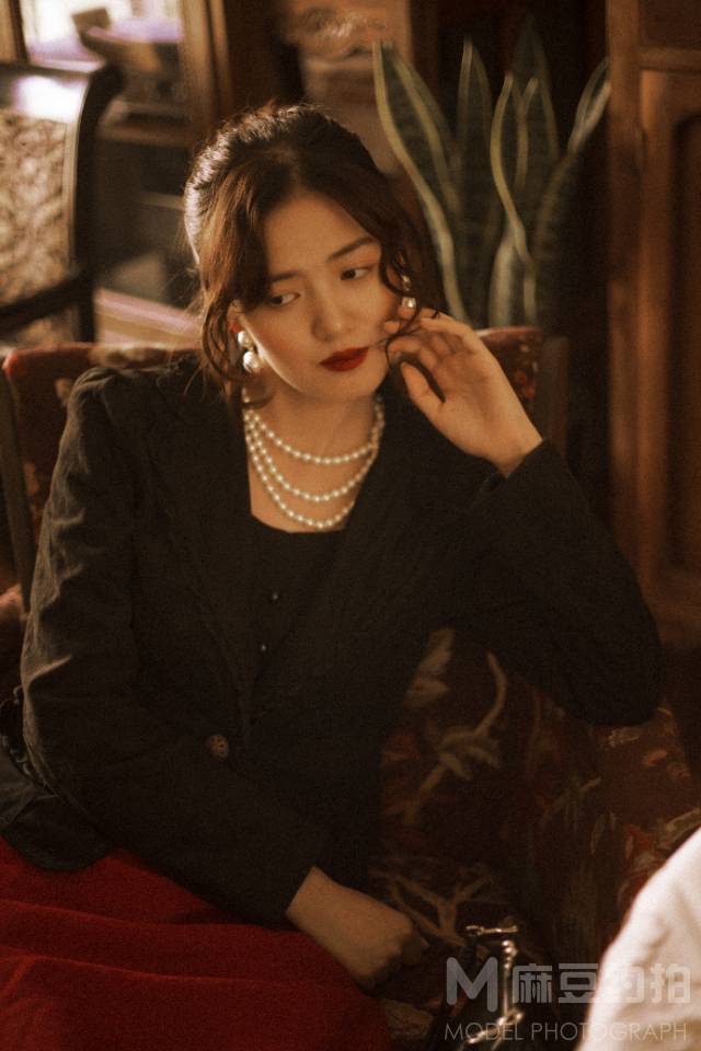 情绪模特