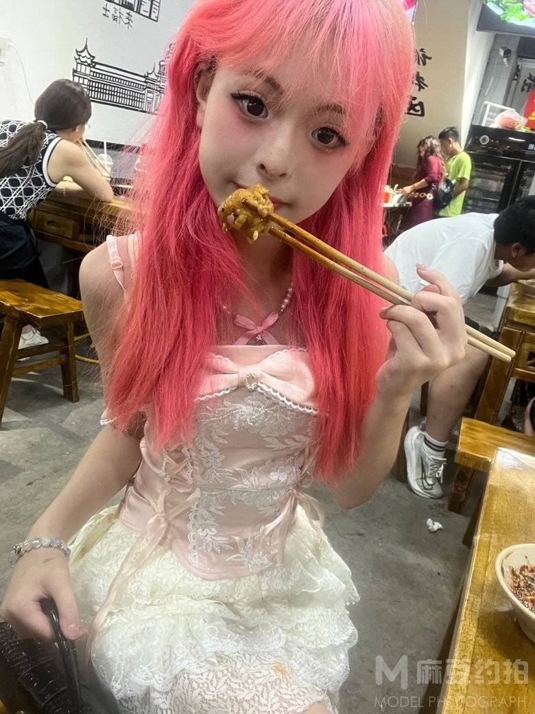 妆容模特